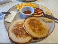 パンケーキ🥞はバターがきいていて美味しかったです!