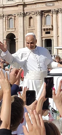 Papal audience 3 min walk Mass
