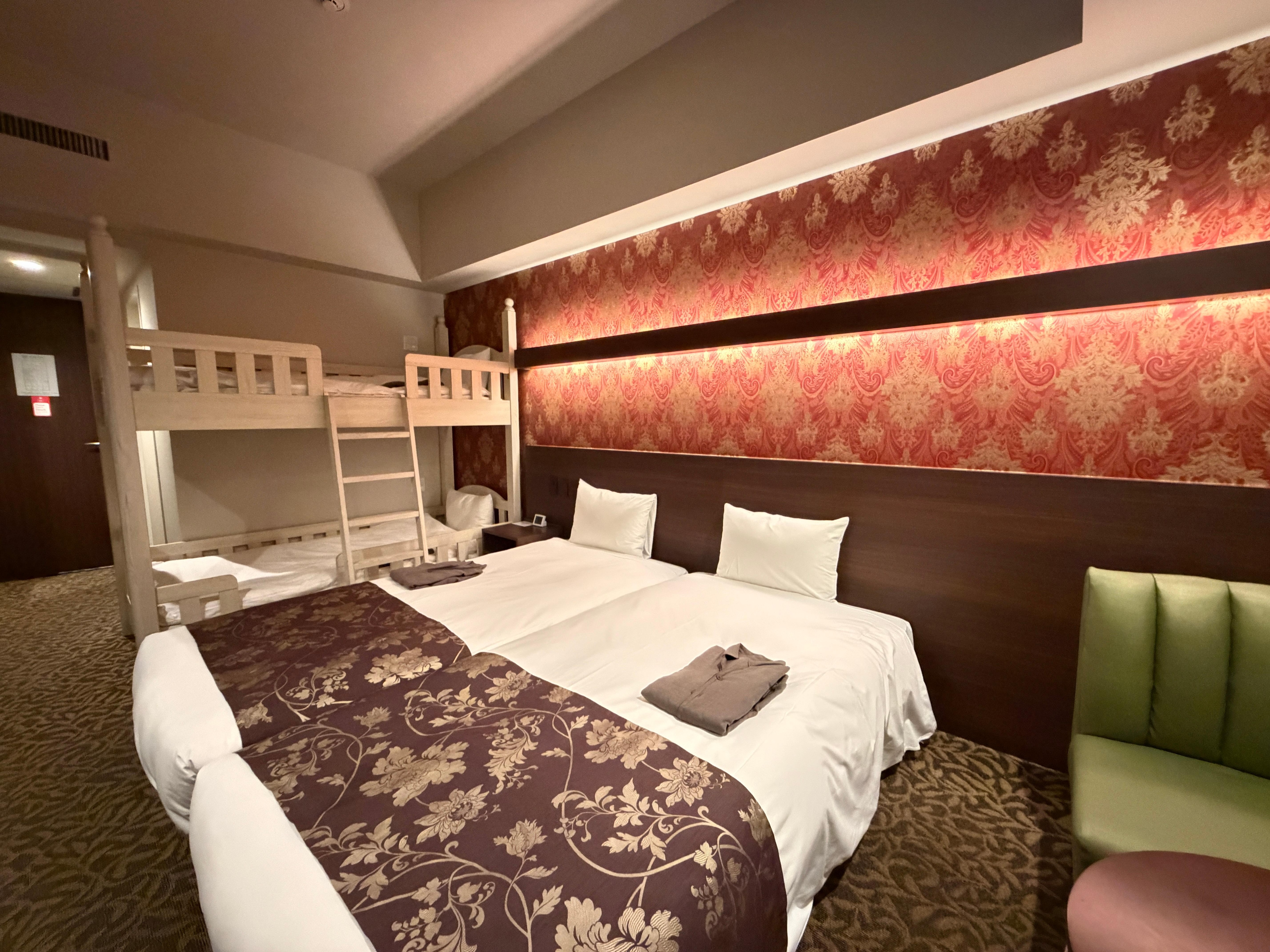 四人房，二床和二疊床