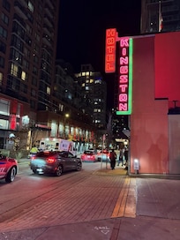 Love the retro signage.