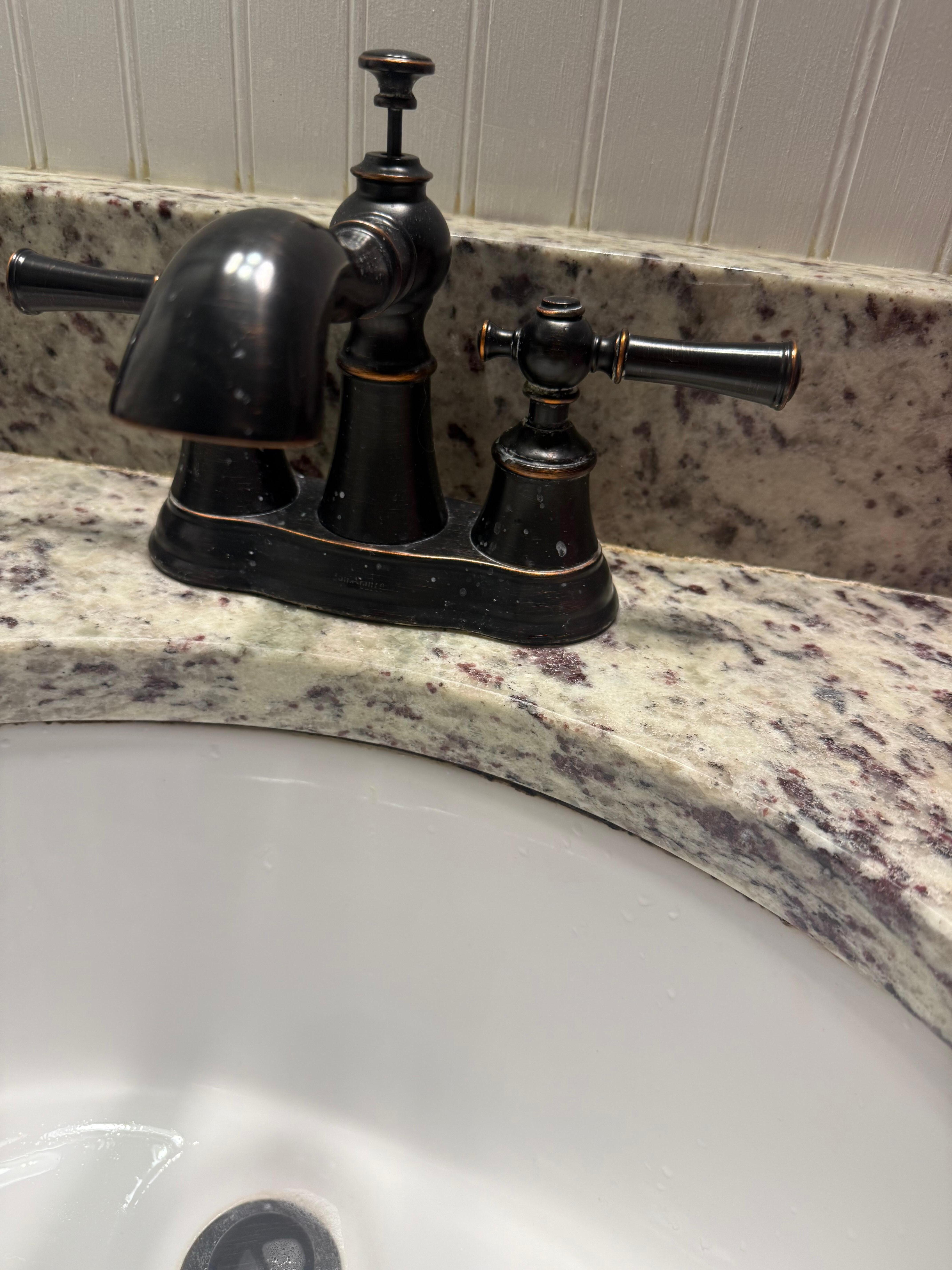 Dirty facet in bathroom