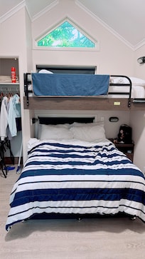 Really like the color and towels are provided