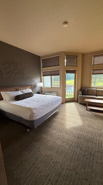 Clean and spacious room
