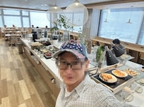 空間寬廣而明亮的2樓早餐區