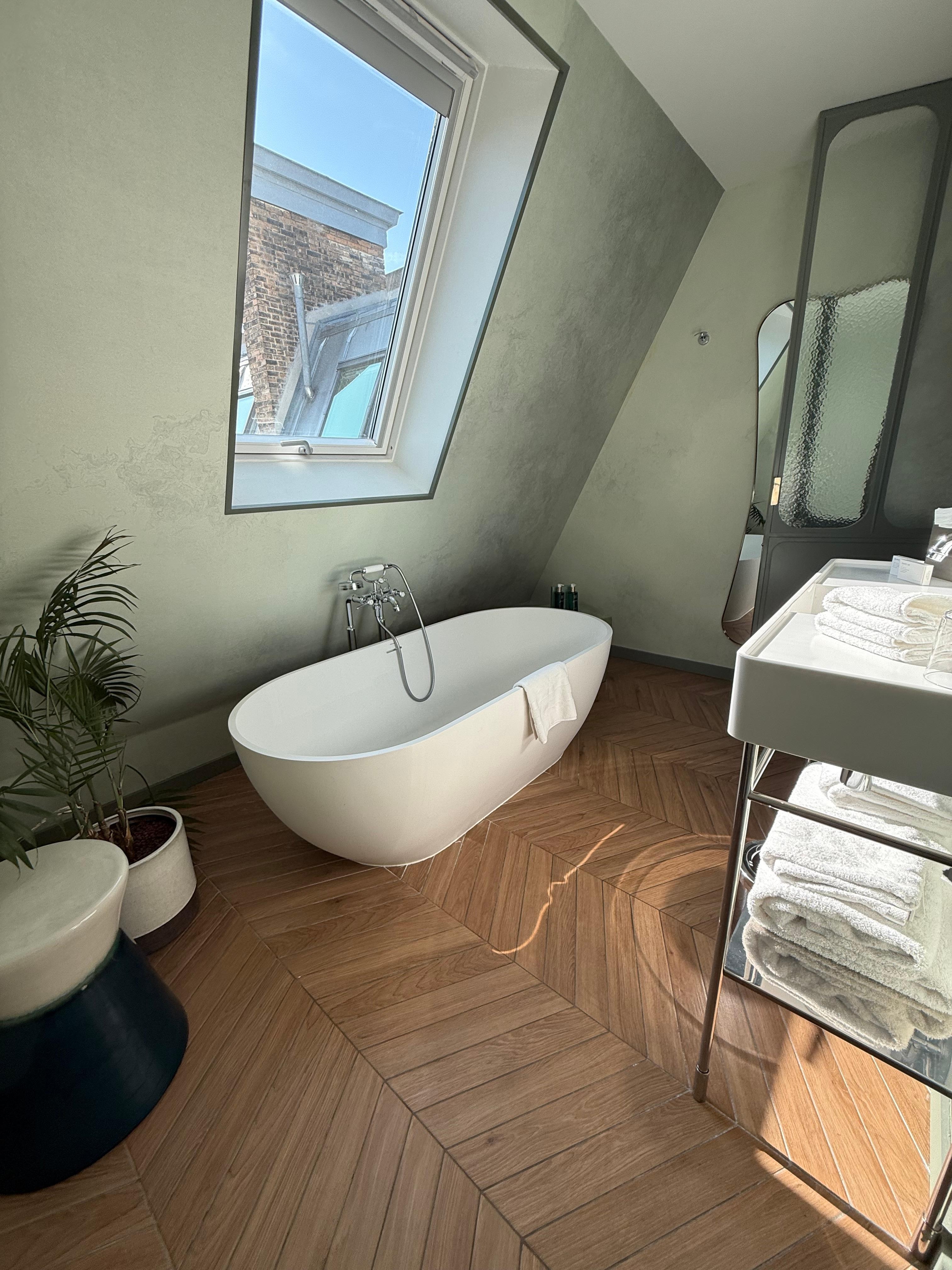 Nice soaking tubs with amenities