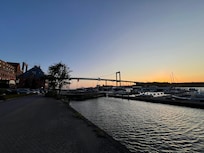 Från hamnen precis utanför hotellet