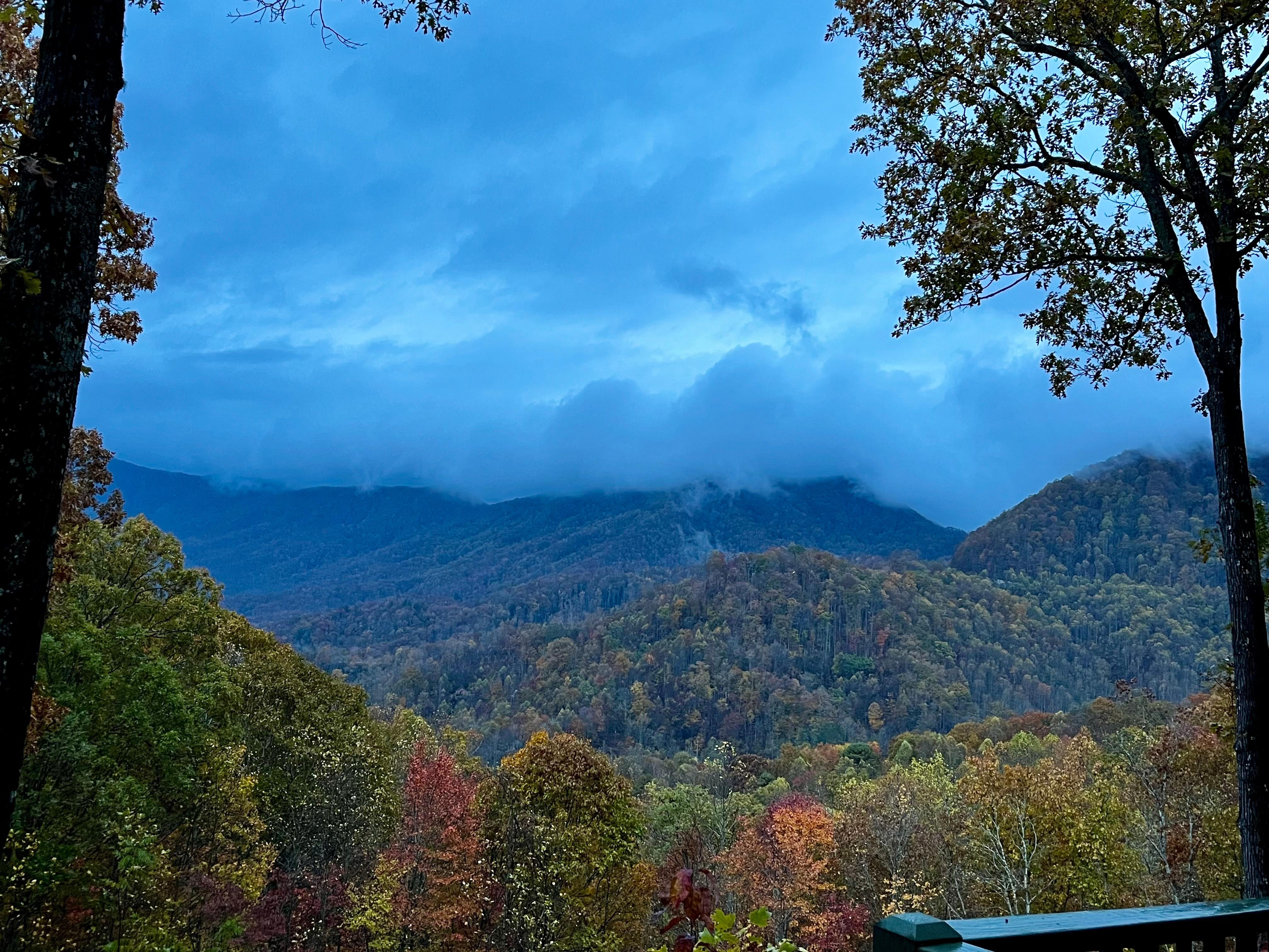 Fog over the mountains 