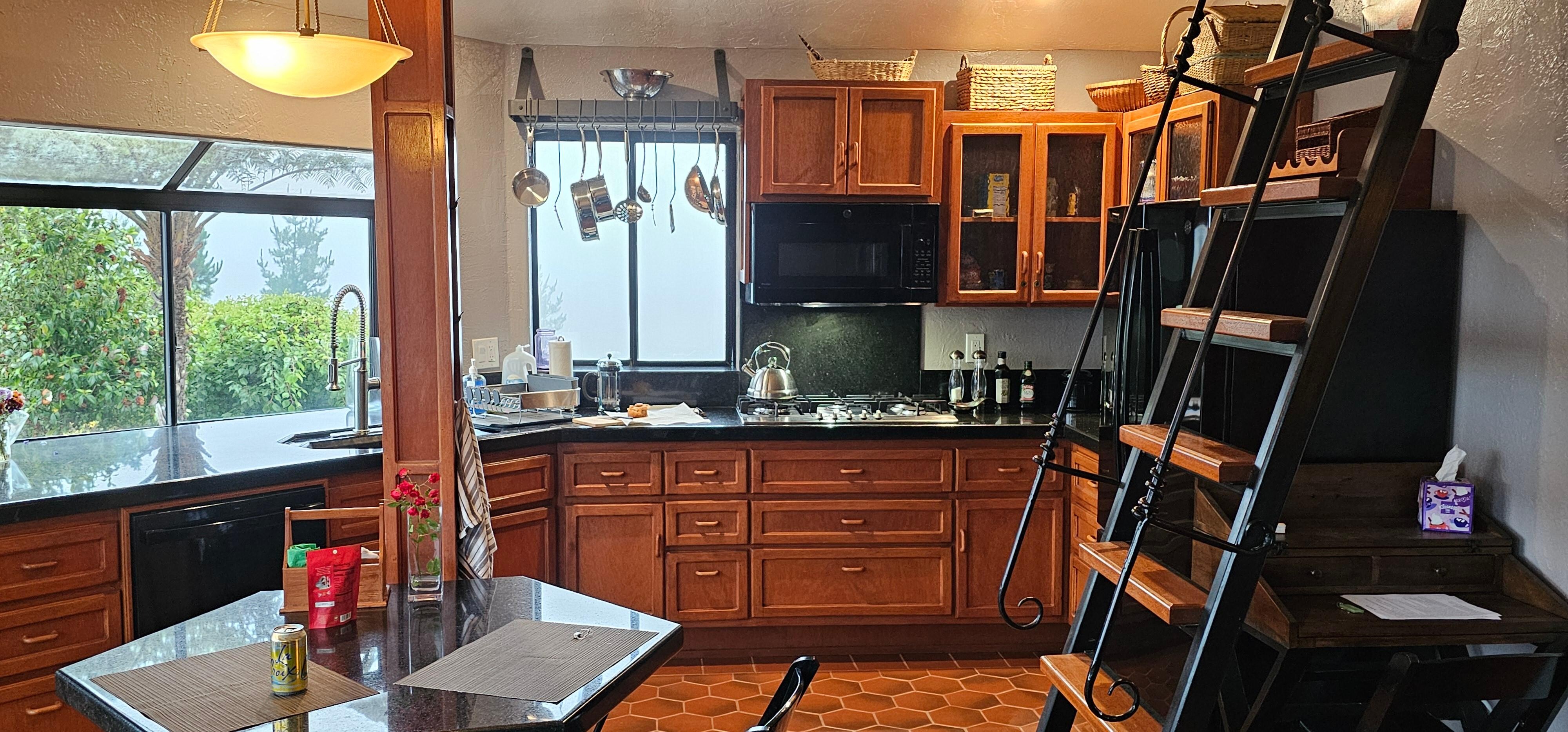 Kitchen area with everything you need.