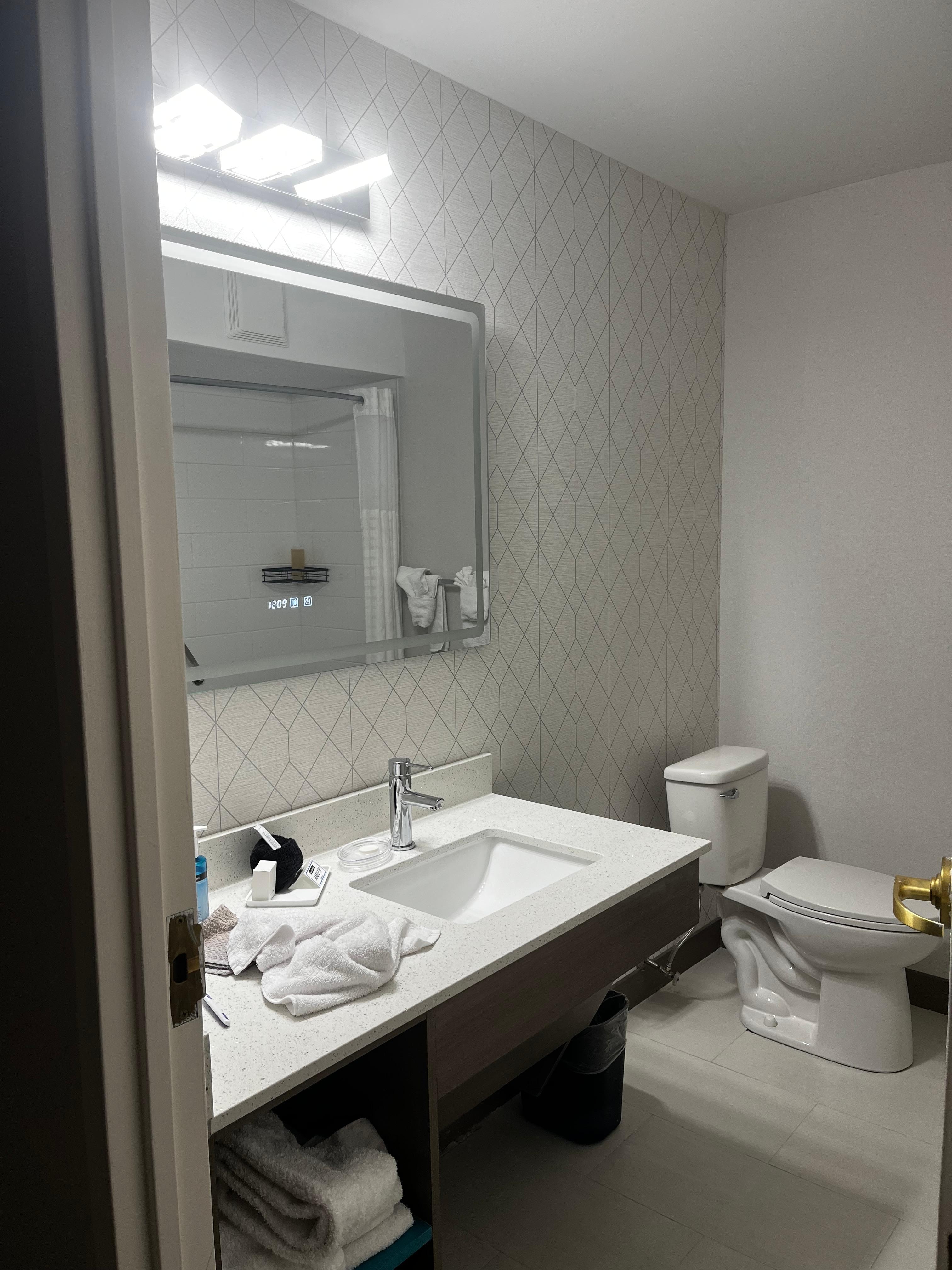 Clean bathroom 