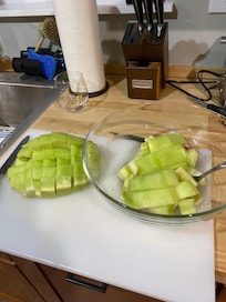 Very nice kitchen counter, space and accommodation