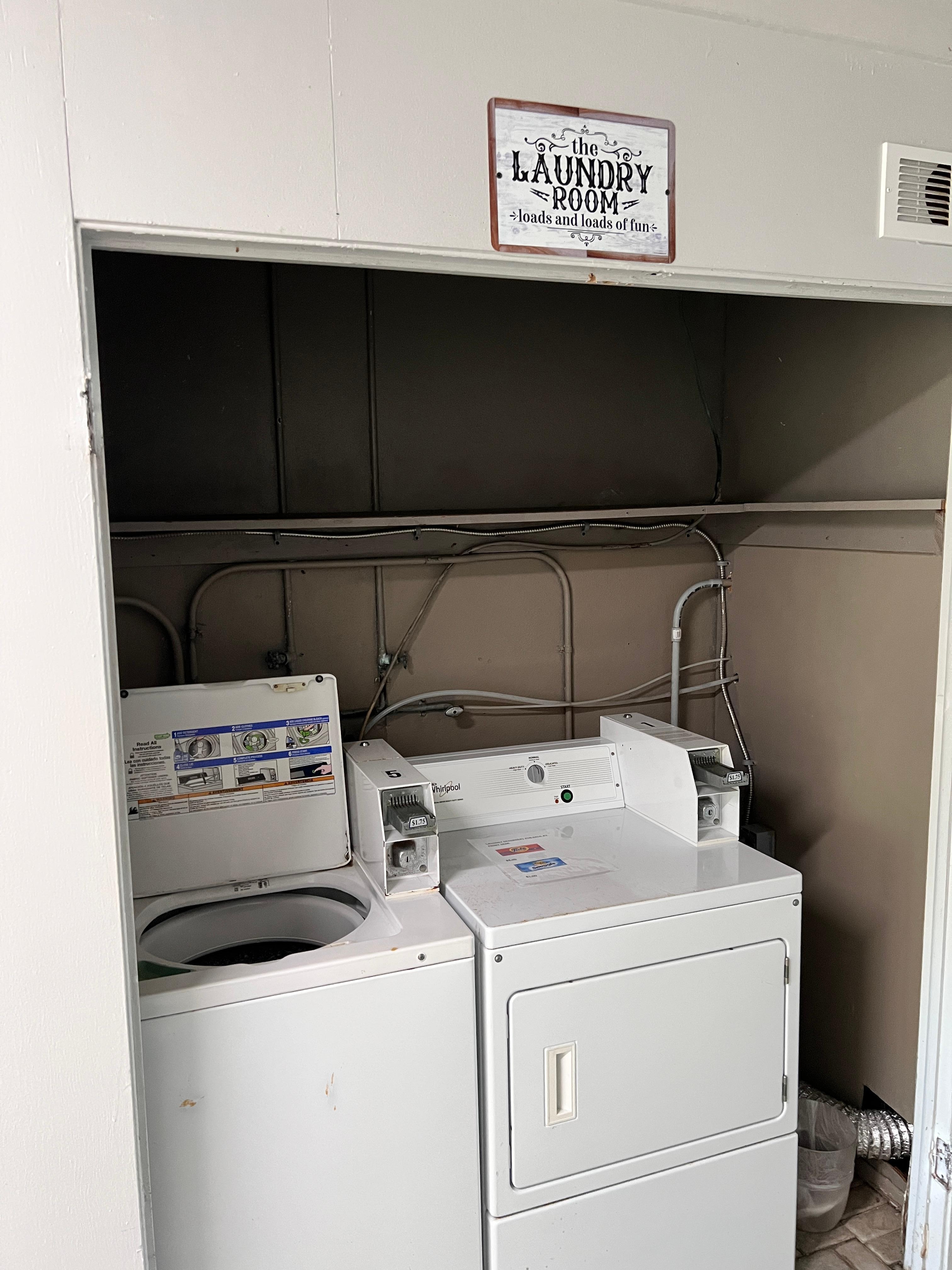 Tolle Möglichkeit seine Kleidung zu waschen. 