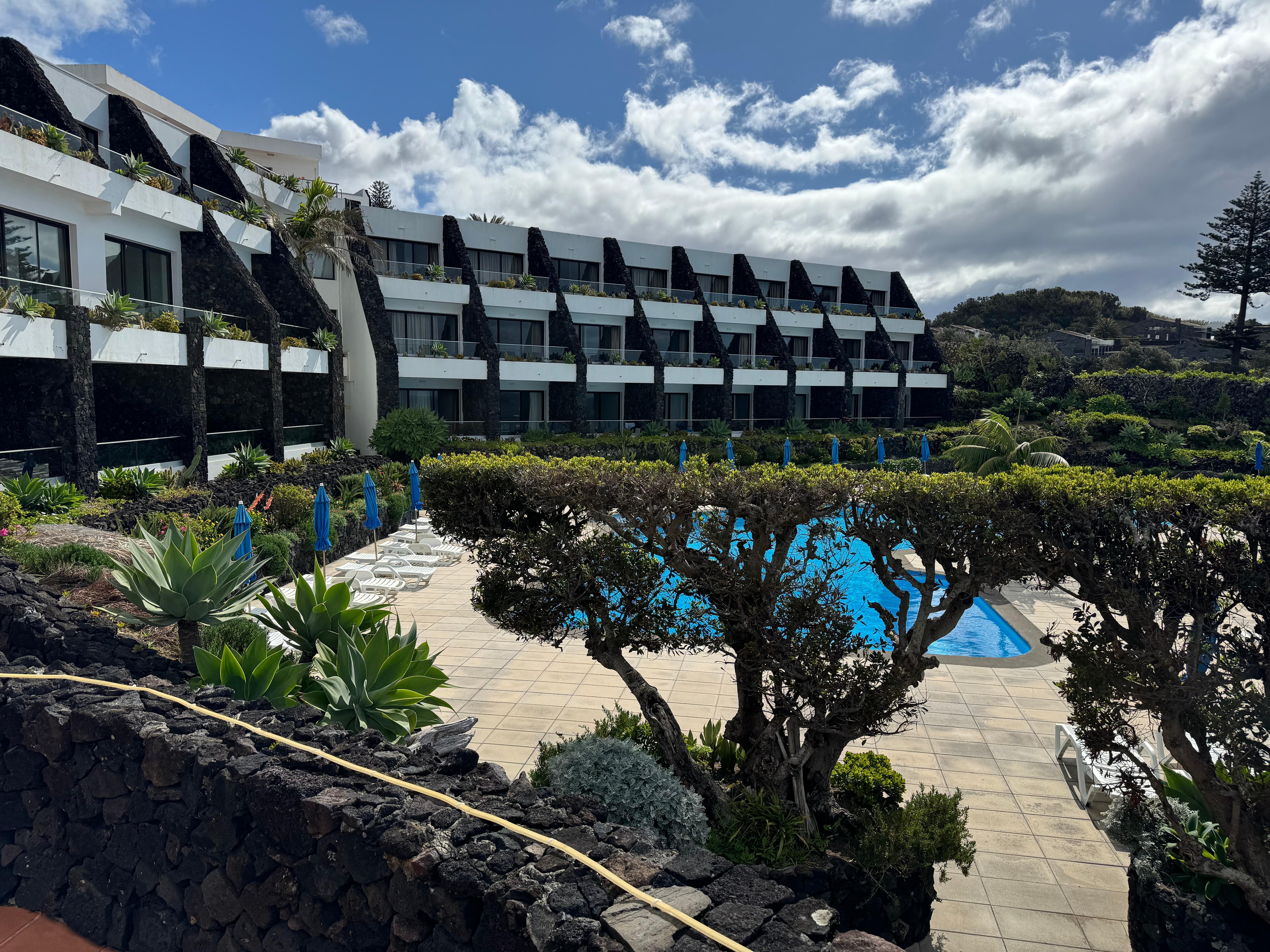 Hotel and pool 