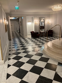 Hallway/lobby