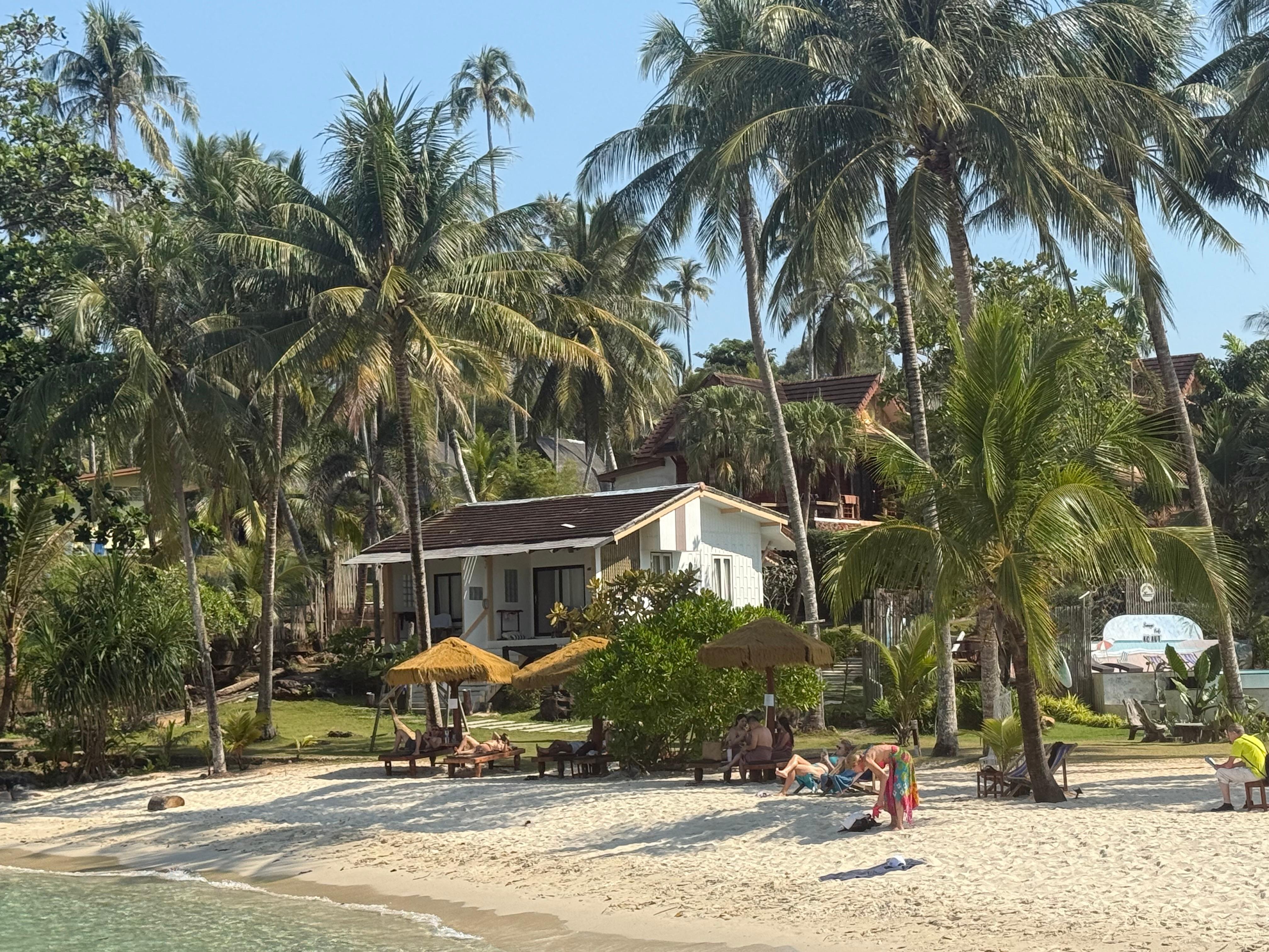 Beachfront triple room was nice