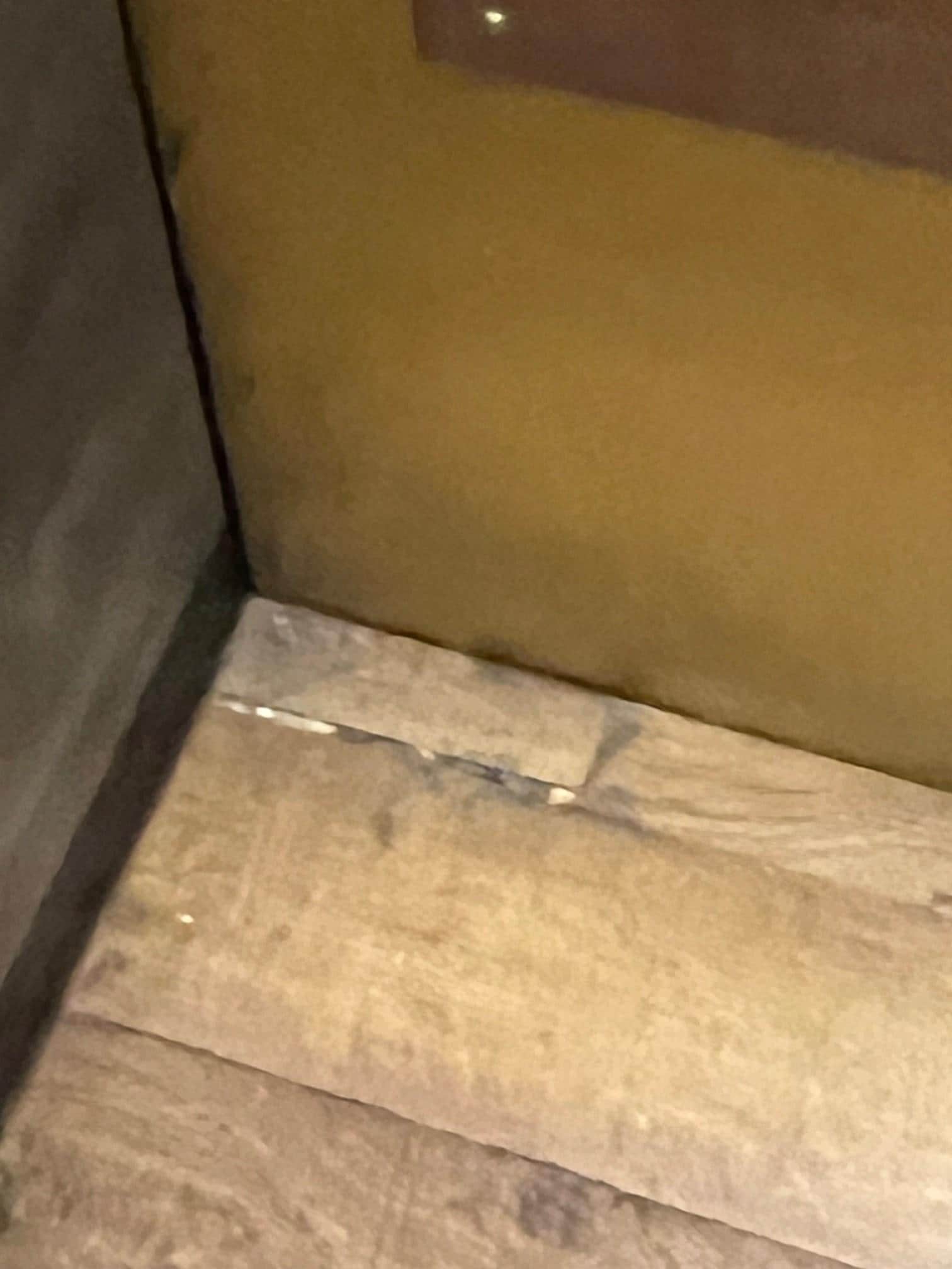 Elevator floor