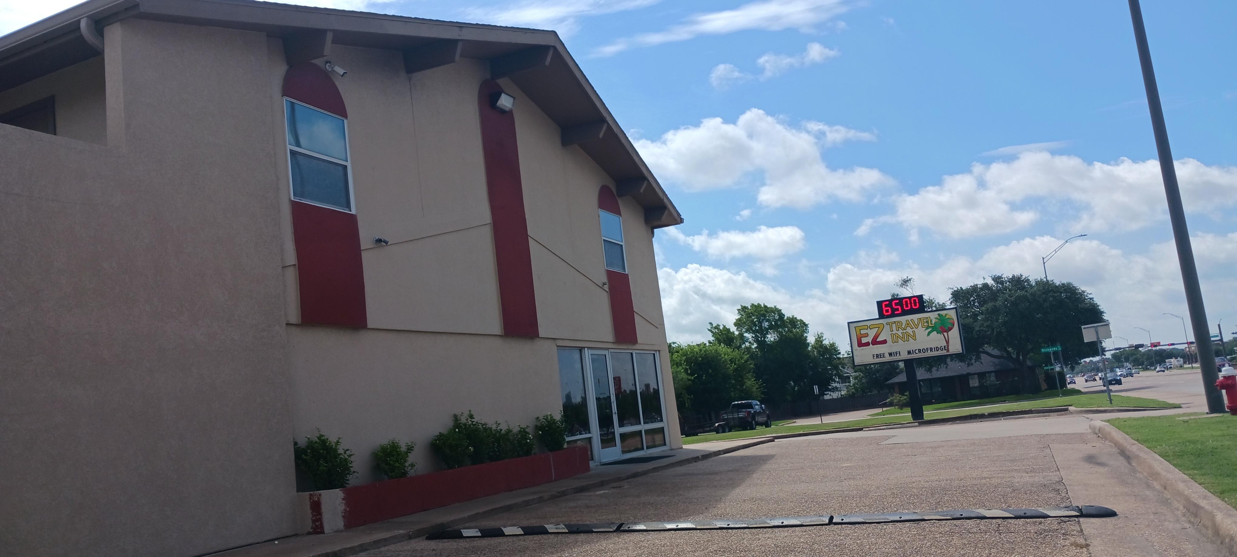 Front of motel. 