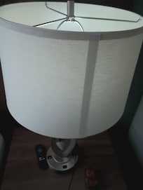 This is another burnt-out lamp in the bedroom.