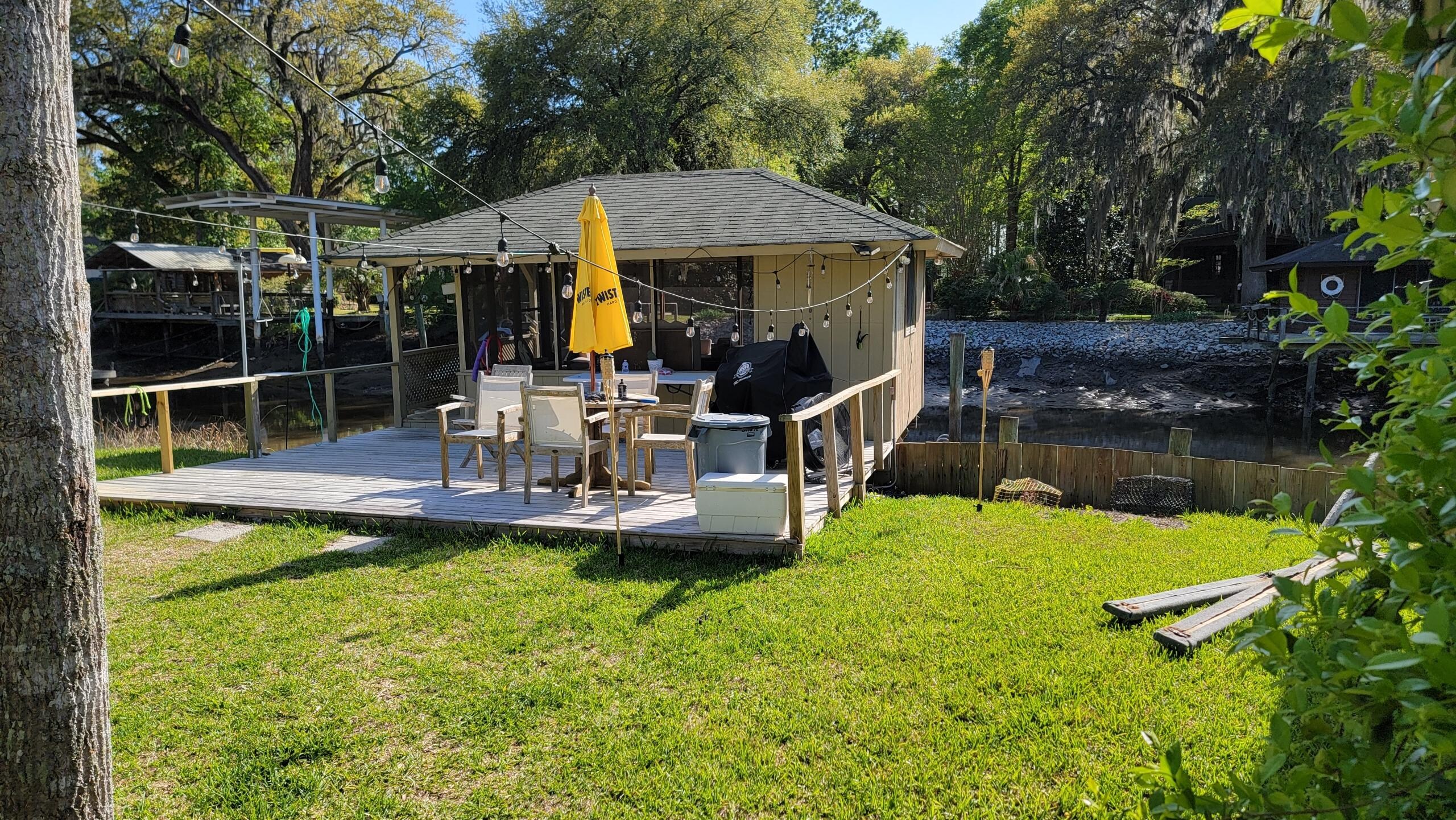 Lounge area on the water
