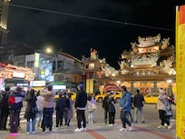 松山駅の夜市