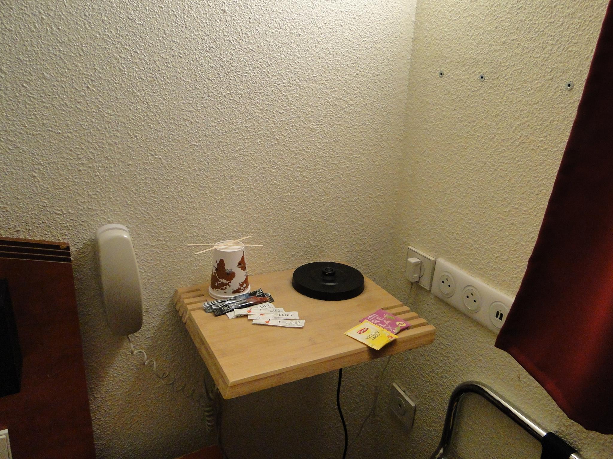 No kettle for hot water