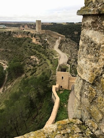 Entrance road viewed from the Parador