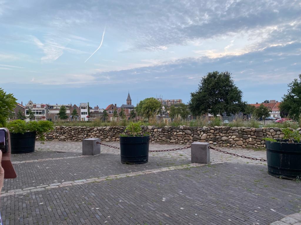 Uitzicht van terras bij het kasteel