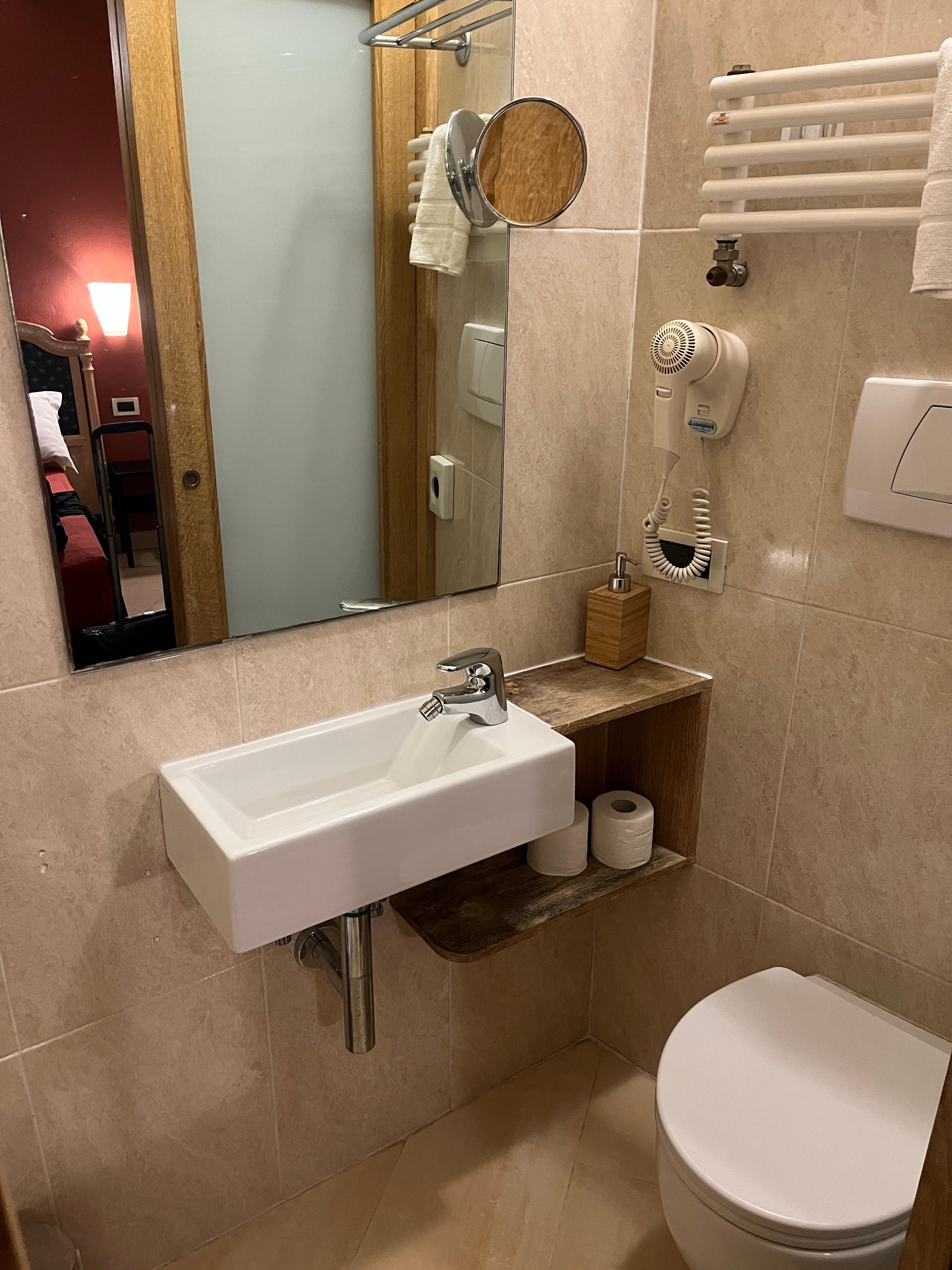 Tony bathroom