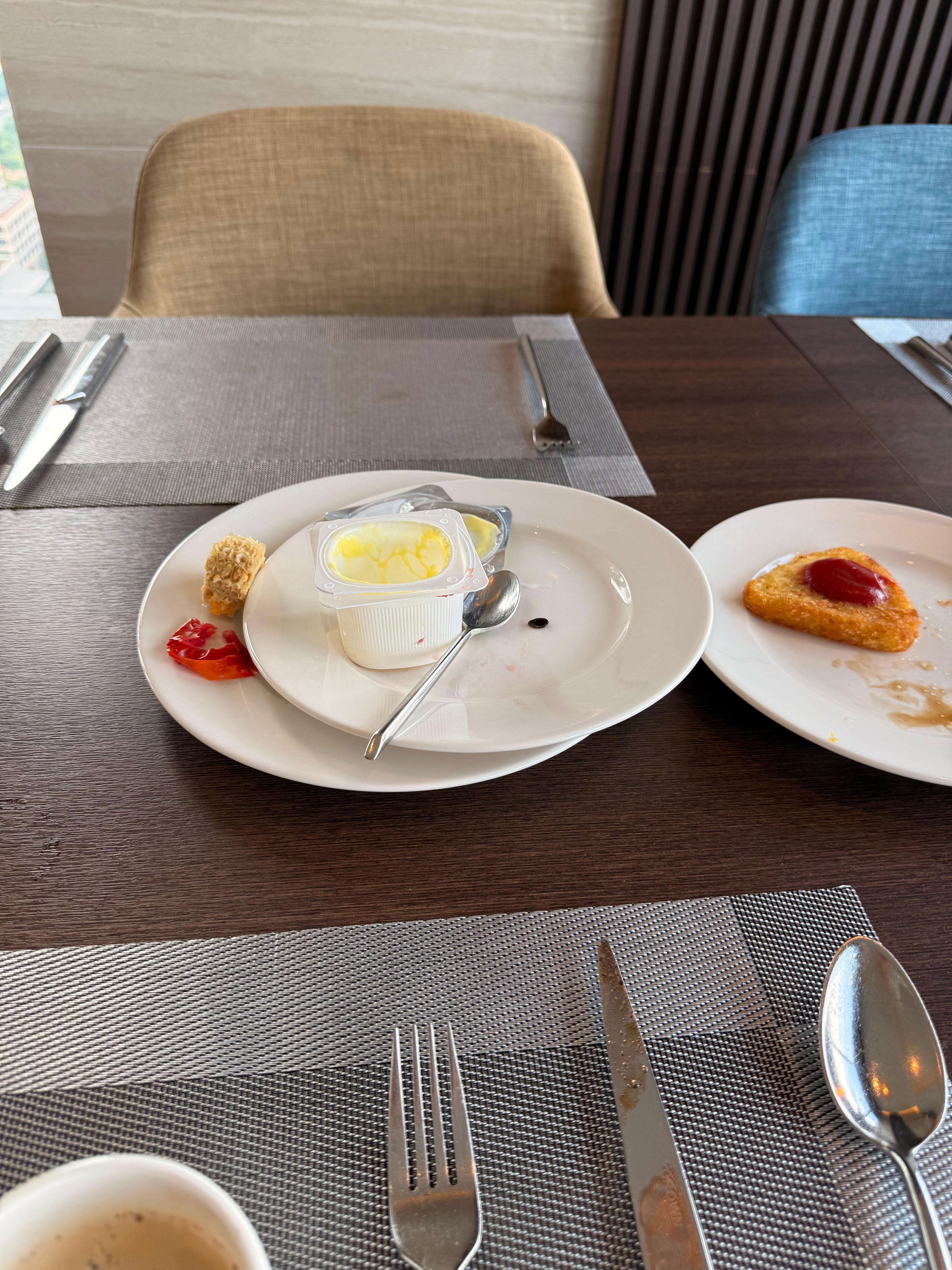 成堆未收到餐盤！