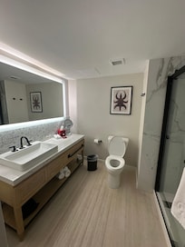 Bathroom
Nice toiletries