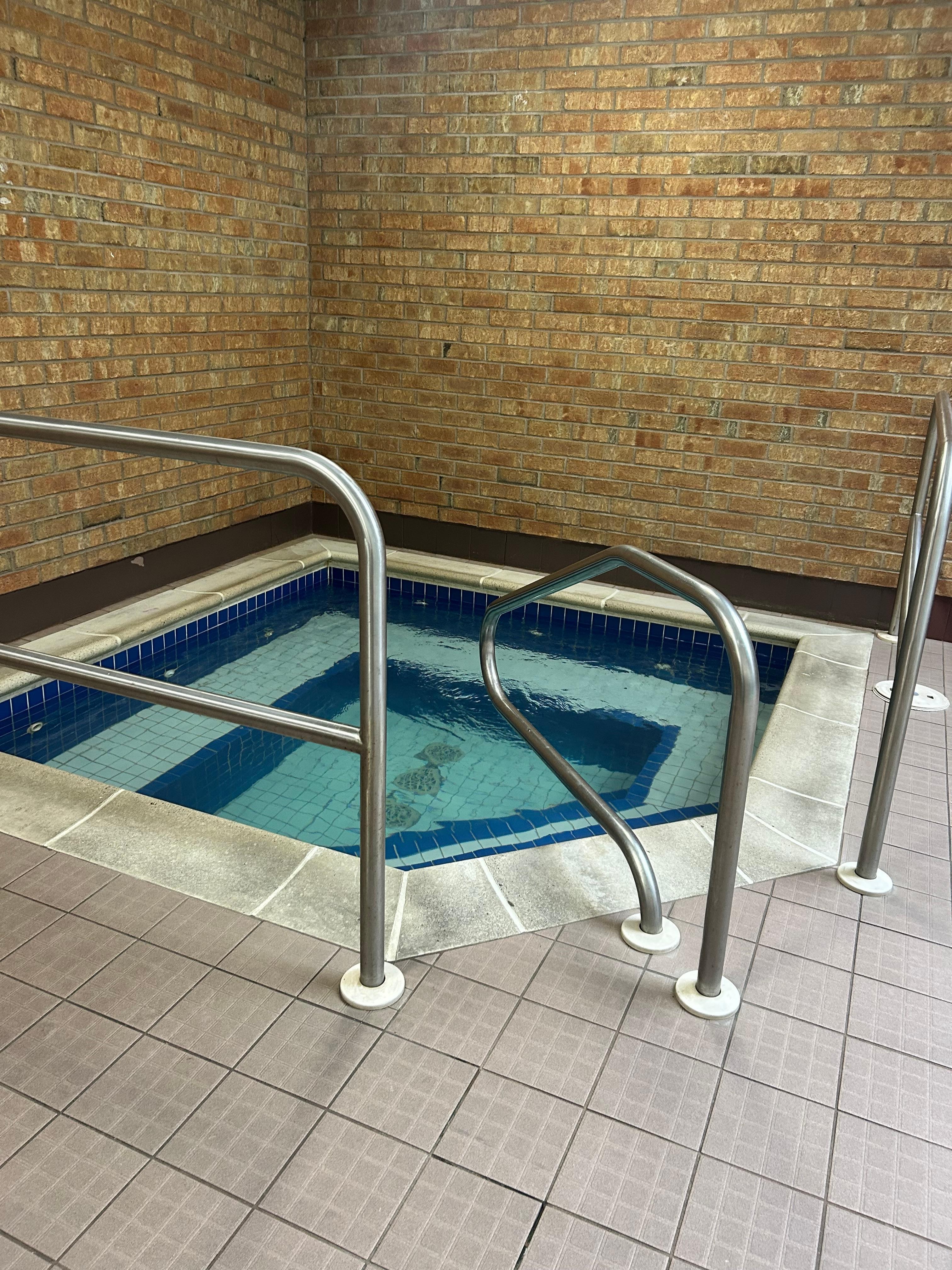 The hot tub is a lot nicer than it looks in the picture. It is deep, hot and very, very clean.