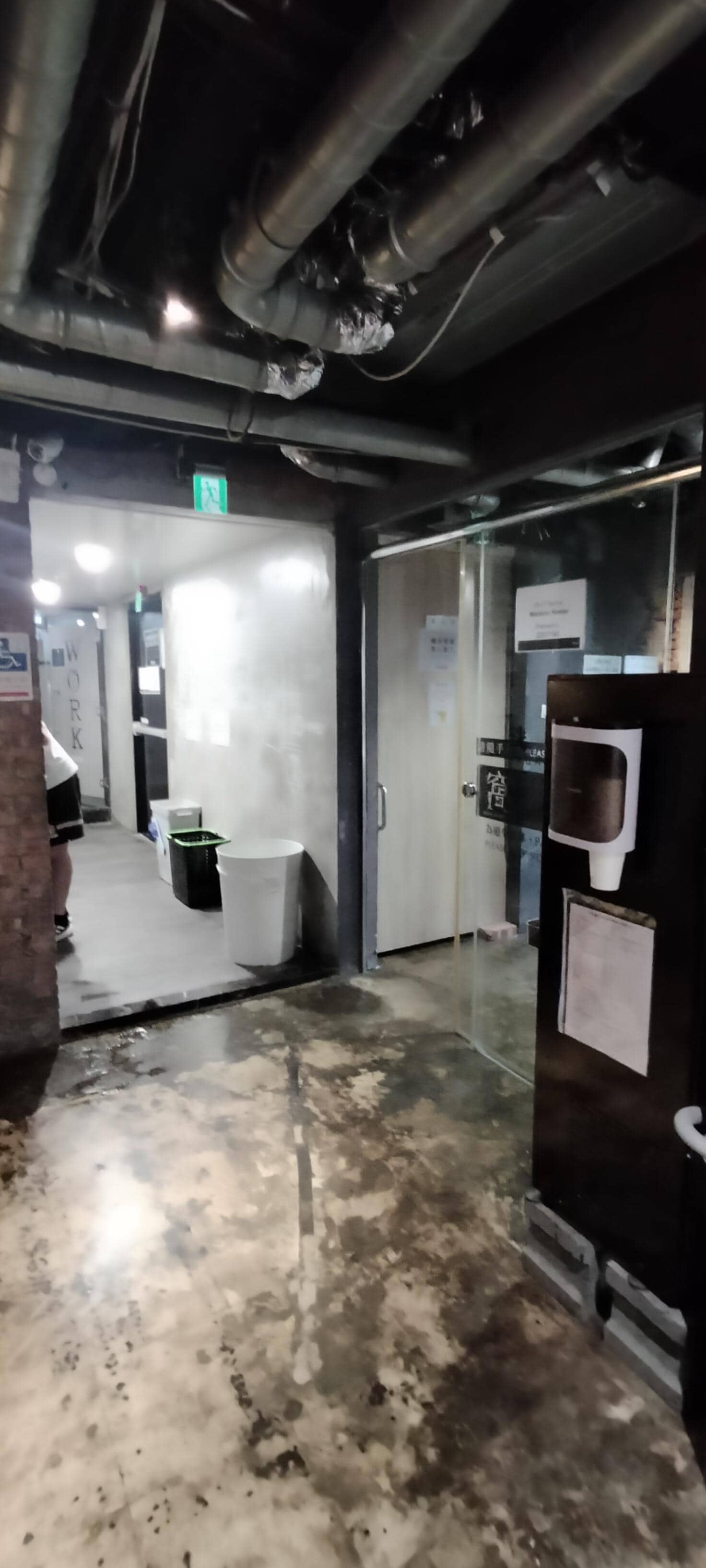 ８階洗面、シャワー室