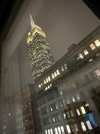 Can see Empire State Building 10th floor window