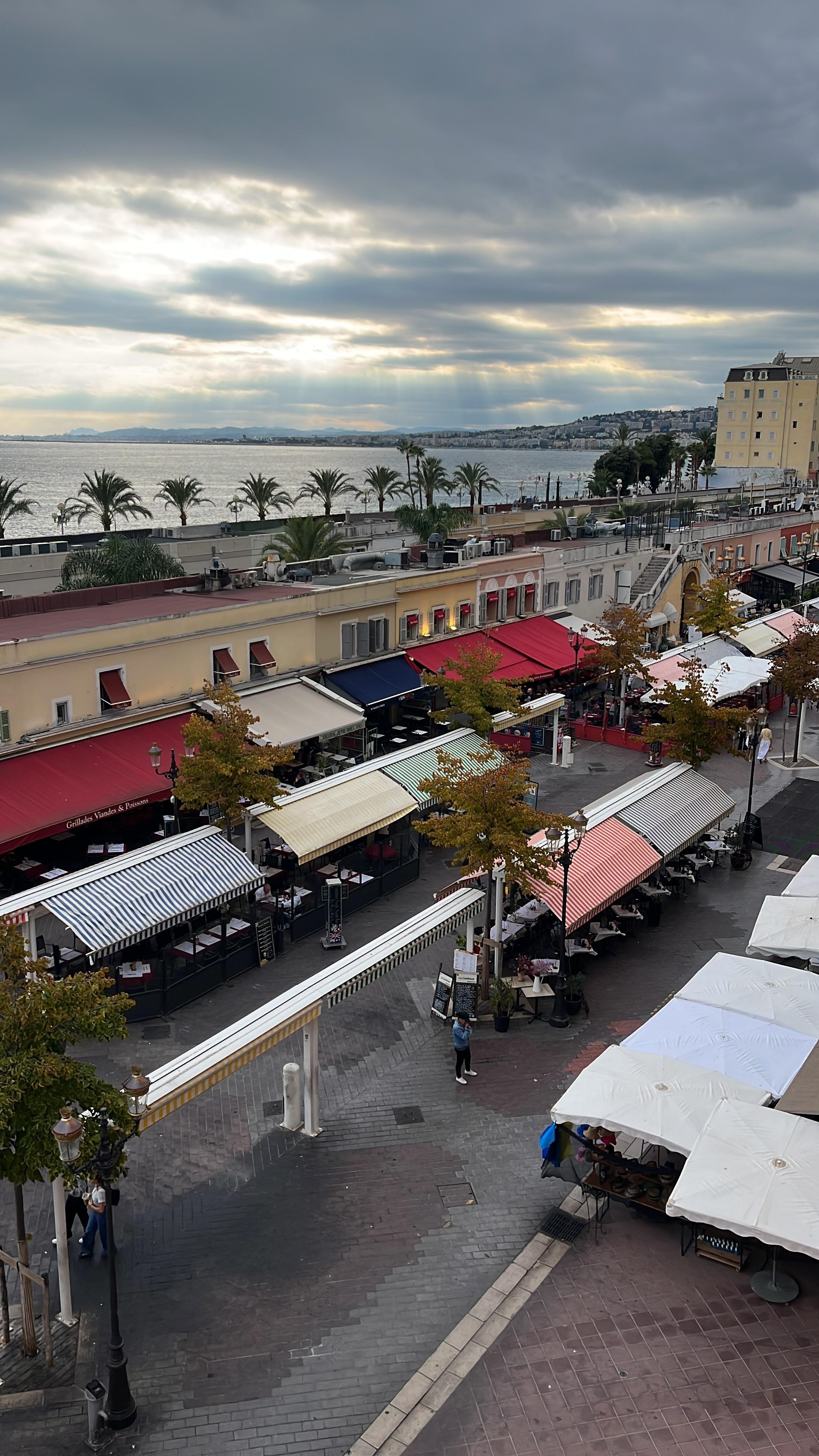 The market stands just below