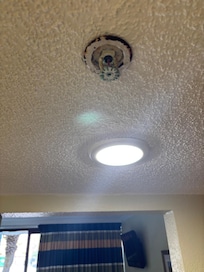 Not sure this is up to code! Felt unsafe