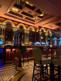 Piano bar
