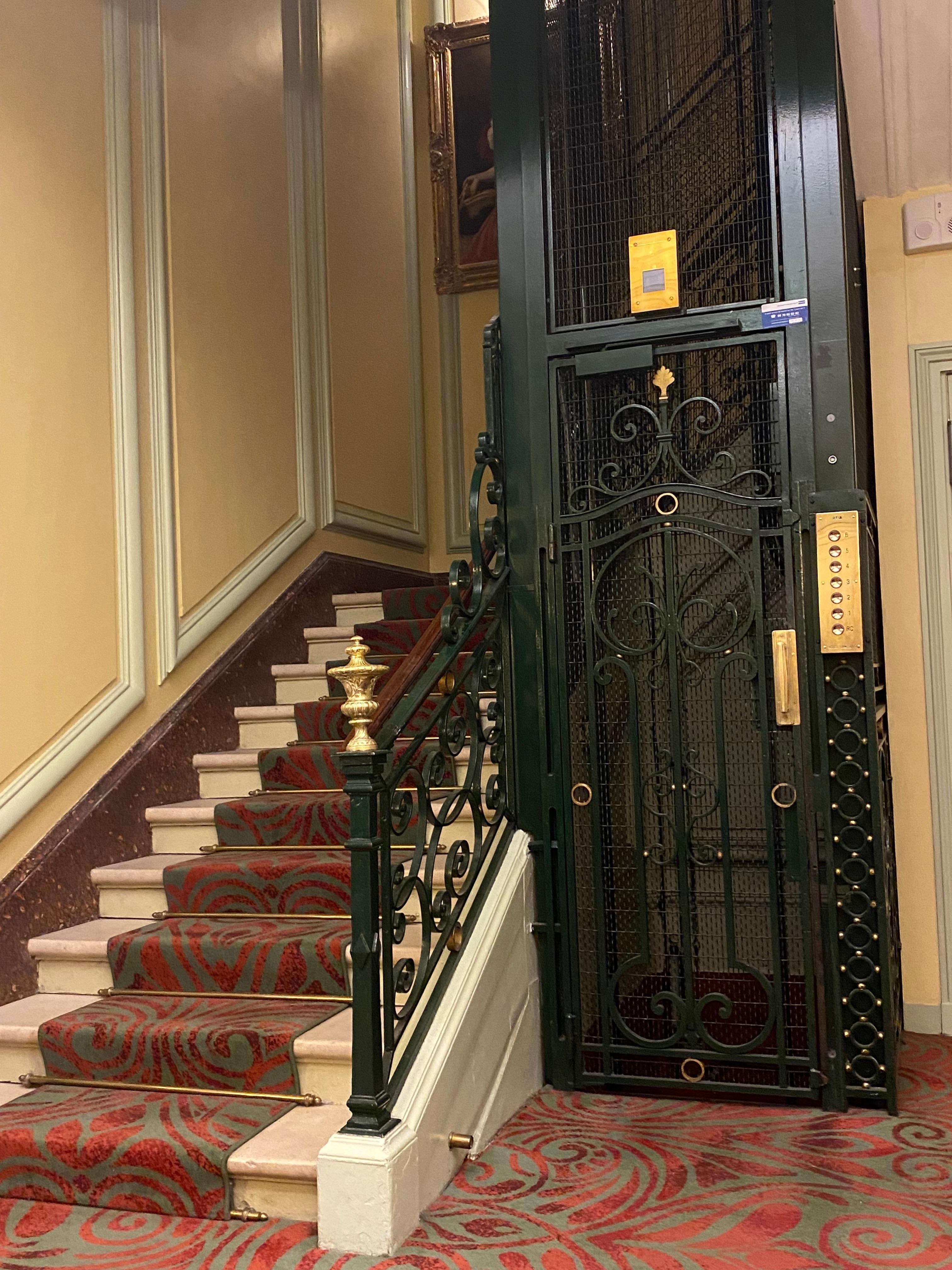 Fin gammel elevator