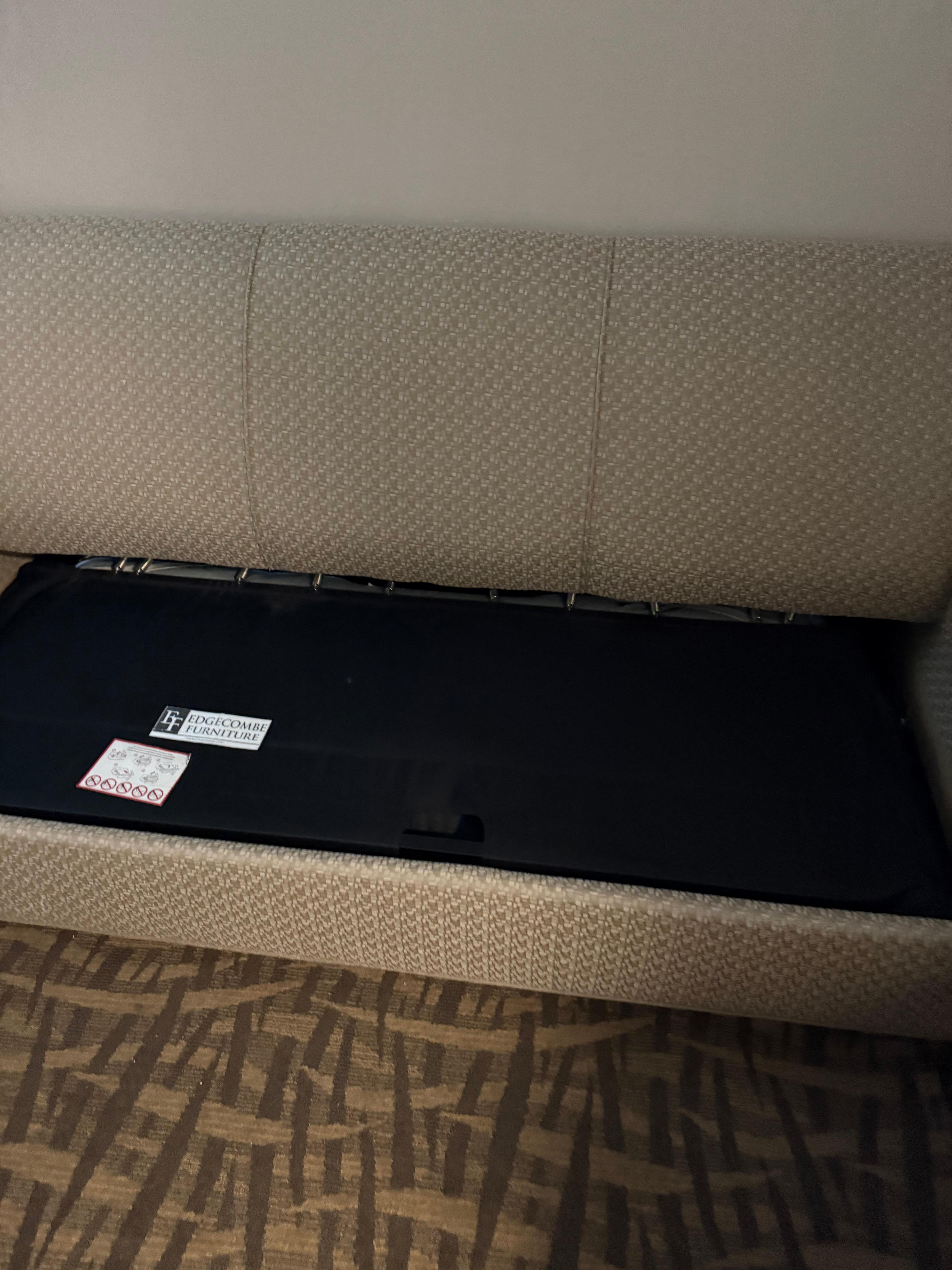 Folded couch for what reason.  Not impressed 