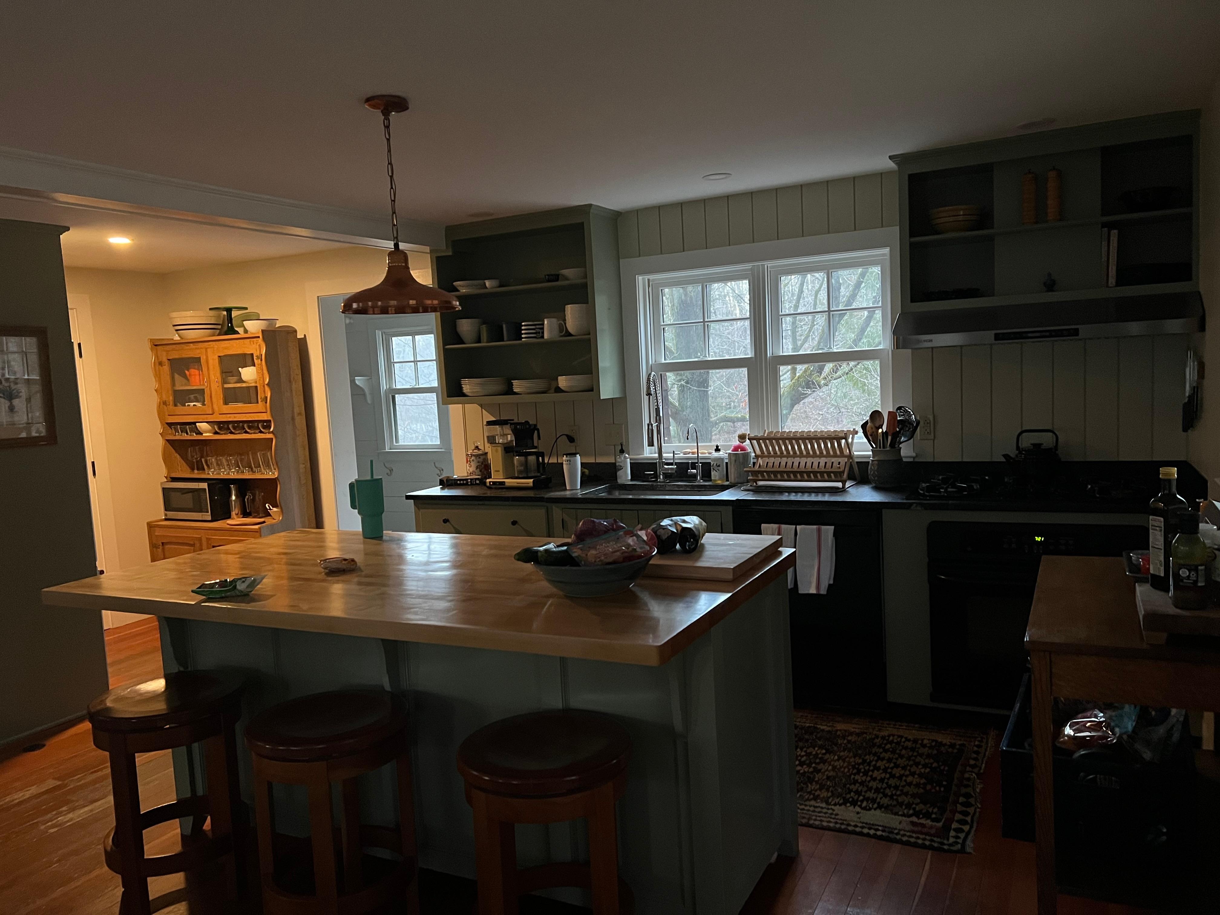 Great kitchen with everything you need! 