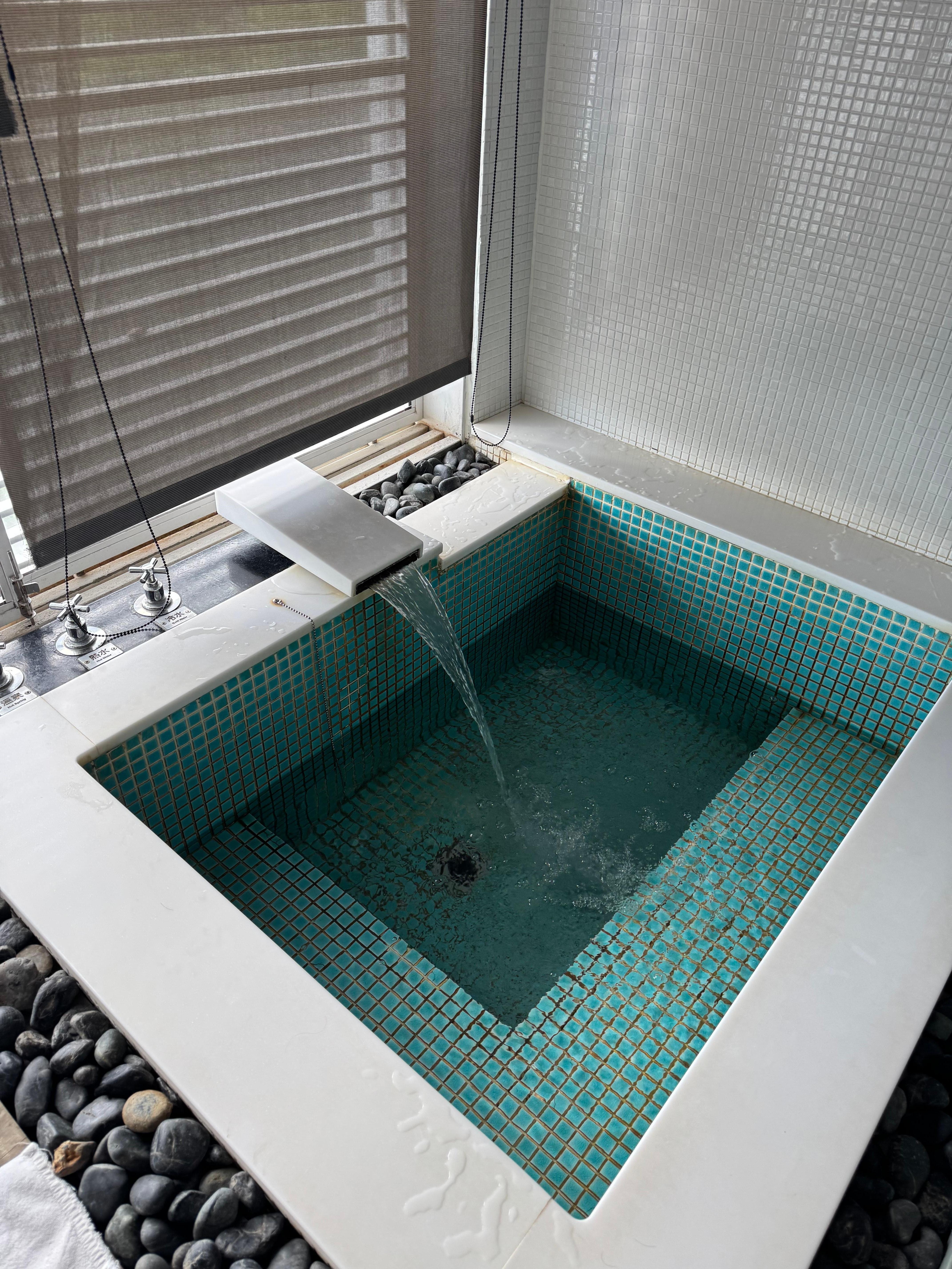 Private spa tub