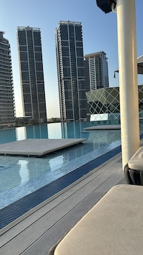 Infinity pool in the evening!