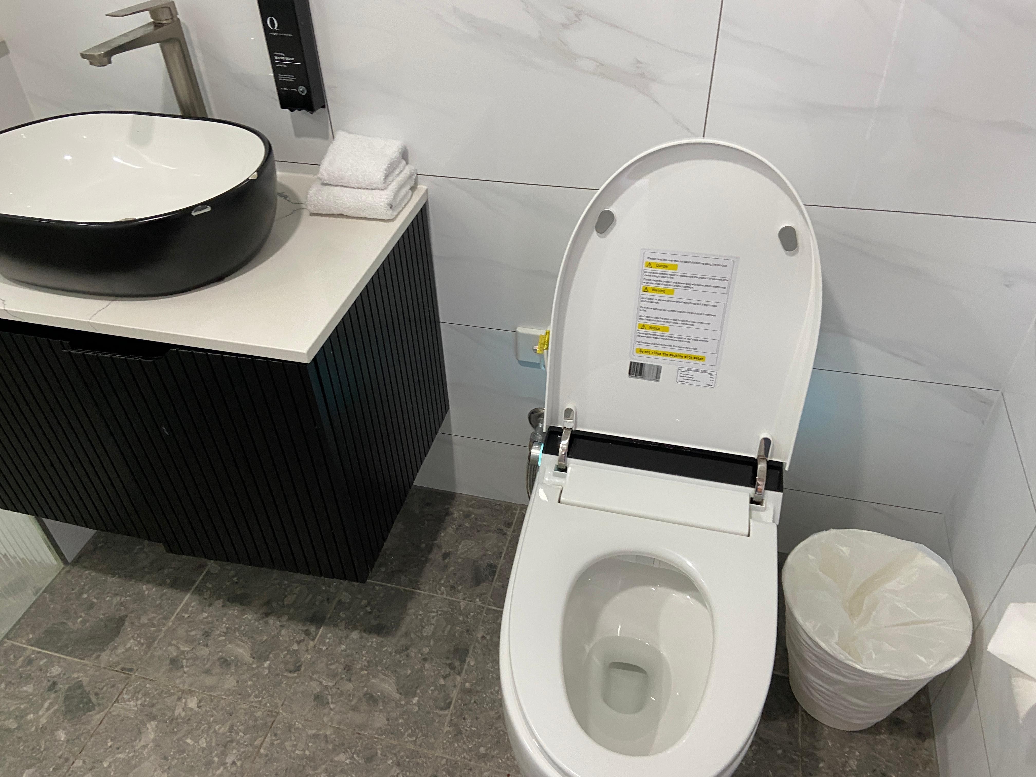 Smart toliet