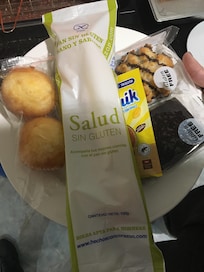 Desayuno especial sin gluten. Incluido en el mismo precio. Leche sin lactosa o de avena además de todos los fiambres.