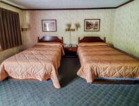 Comfortable beds but thin pillows