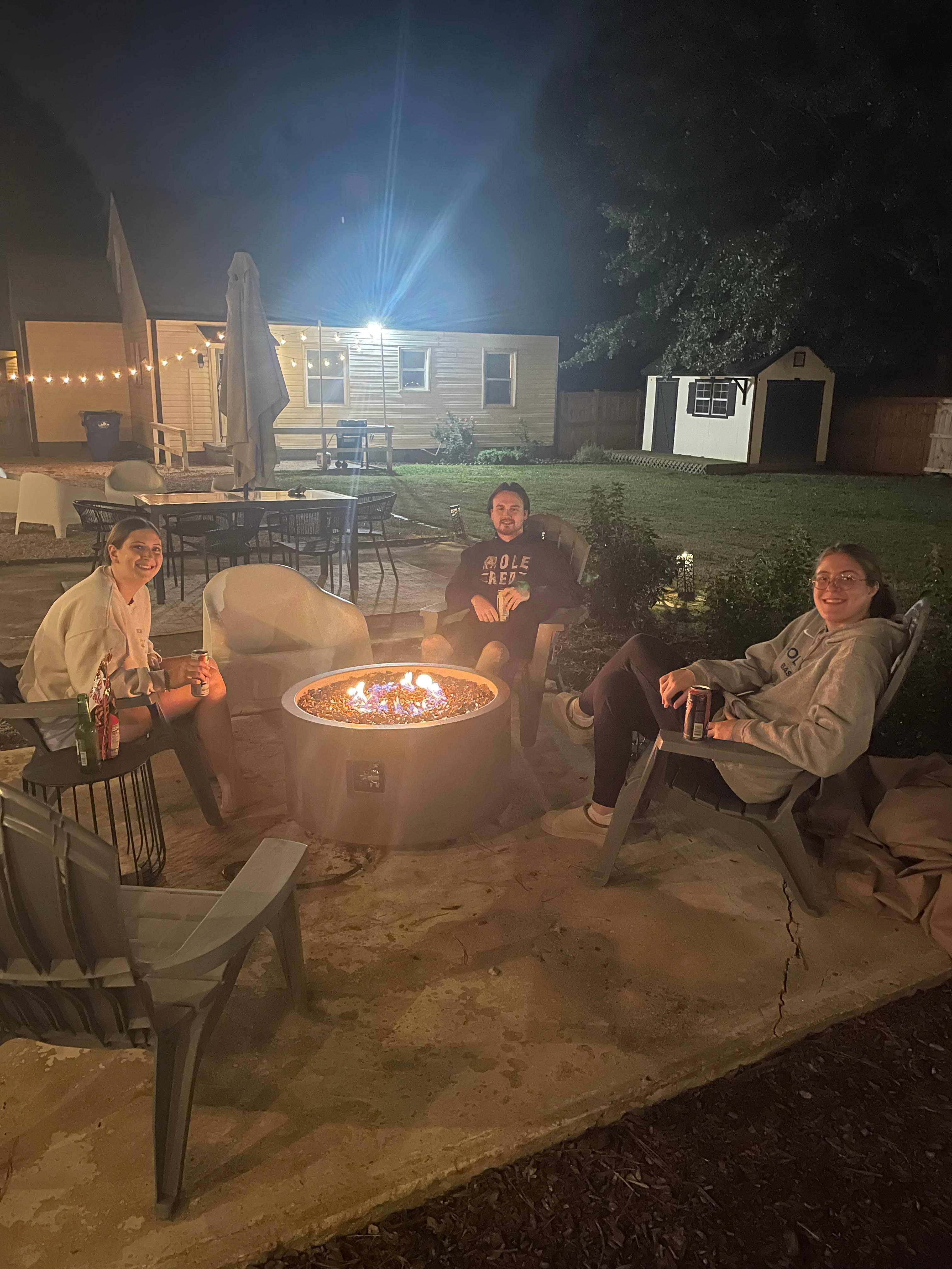 Gas fire pit