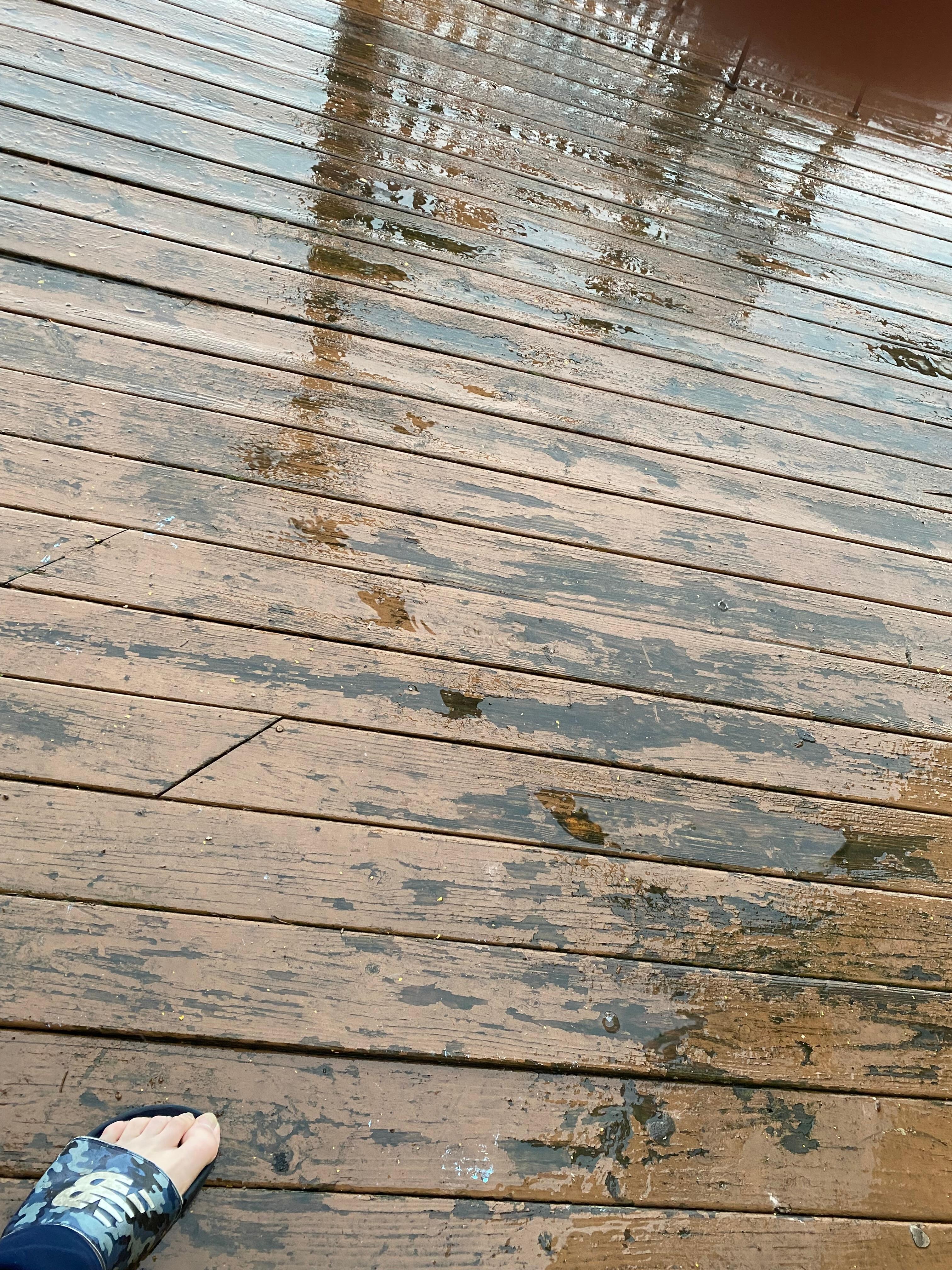 The deck is very unstable no support underneath feels like your gonna drop right through 