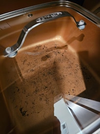 Pans available to use