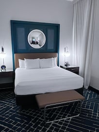 Nice spacious room with comfortable bed