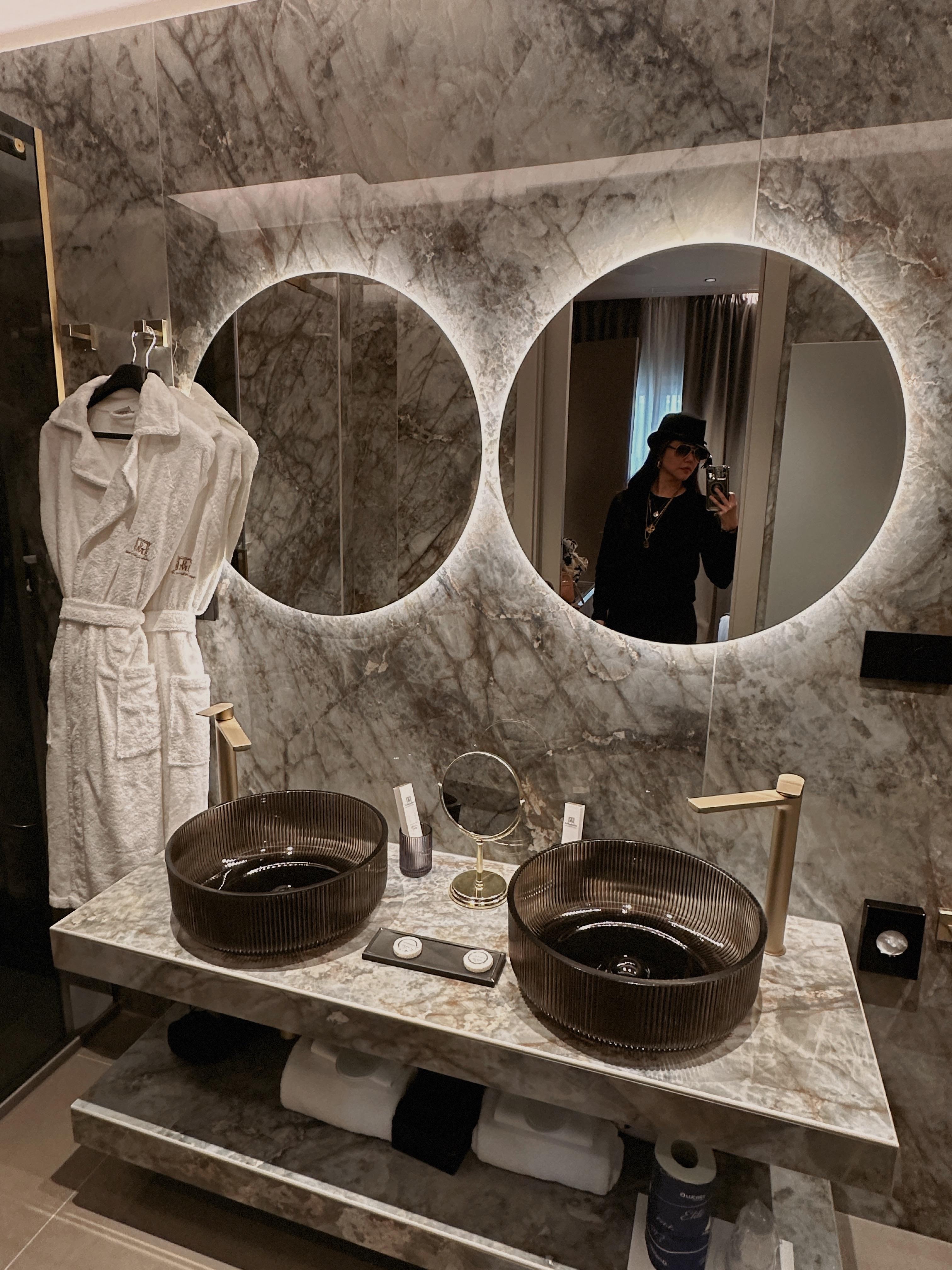 Main bathroom that’s so gorgeous you never want to leave 