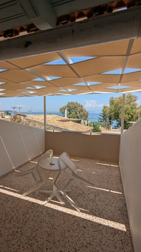 The balcony/terrace with sea view