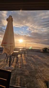 Terrassen-Aussicht beim Frühstück